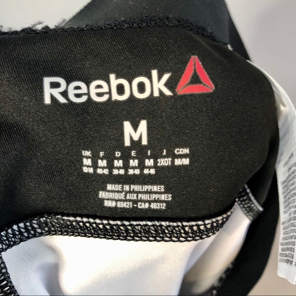 ✨3/$30 Reebok Work Out Ready Printed Camo Capris - Picture 7 of 9